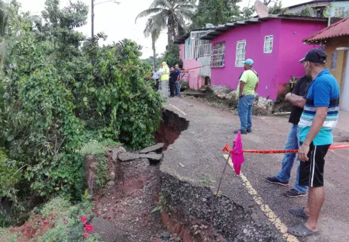 Para horas del medio día de hoy informó el Mop se iniciaran las obras de reparación de la carretera.