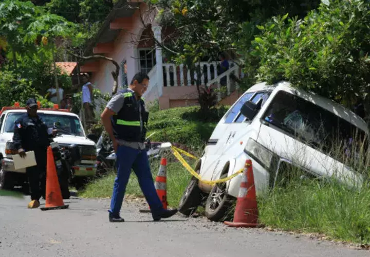 El vehículo estaba en una cuneta. Foto: Eric A. Montenegro.