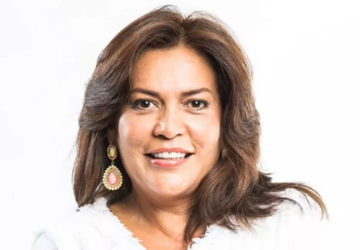 Fue gerente general del Instituto Panameño de Turismo (IPAT) 