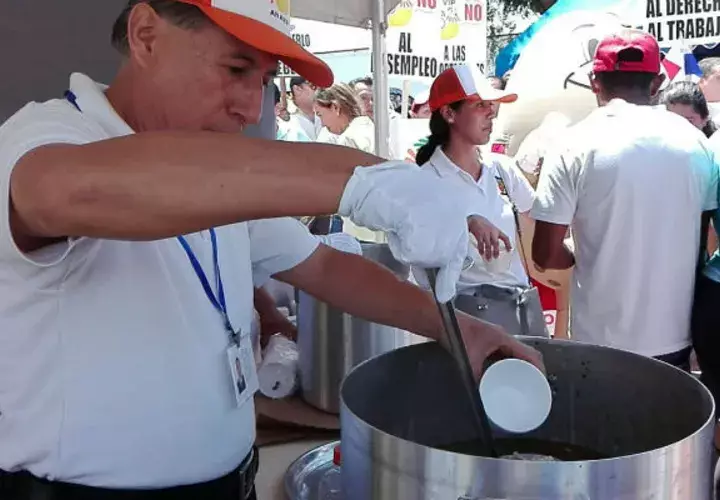 Se armaron con un delicioso sancocho. Foto: Eric Ariel Montenegro. 