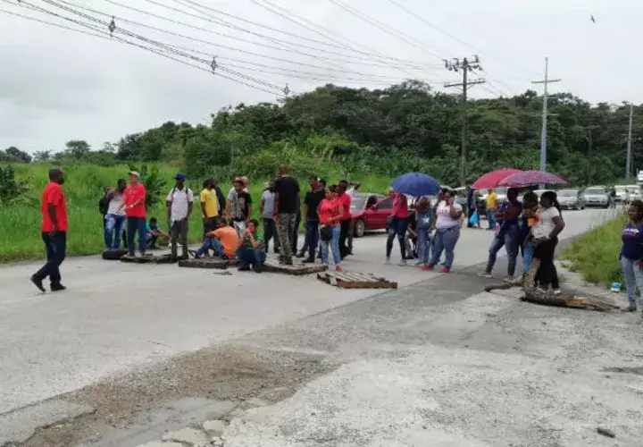 Quieren una oportunidad de trabajo. Foto: Diómedes Sánchez.