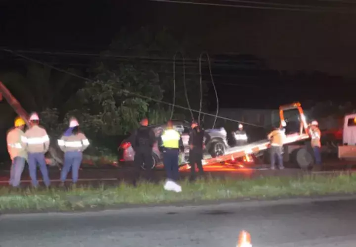 Según informes preliminares se presume que la mujer conducía el vehículo particular.