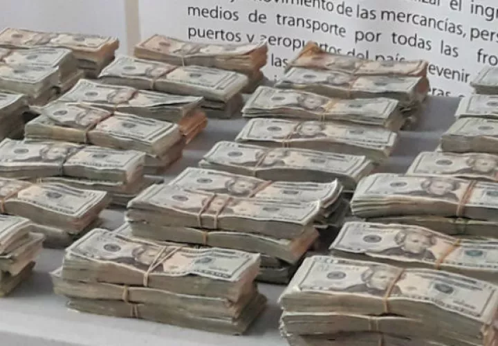 El decomiso del dinero se dio dentro de un vehículo pick up próximoa Portón de Bugaba. Foto/Mayra Madrid