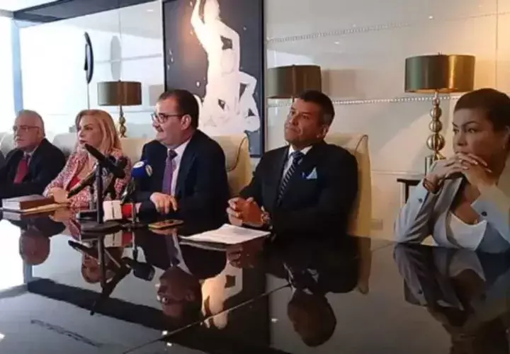 Equipo legal del expresidente Ricardo Martinelli