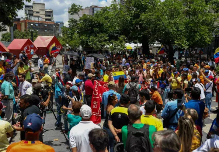 Desde la medianoche del sábado han pasado 200 venezolanos por migración ecuatoriana, todos con pasaporte vigente.