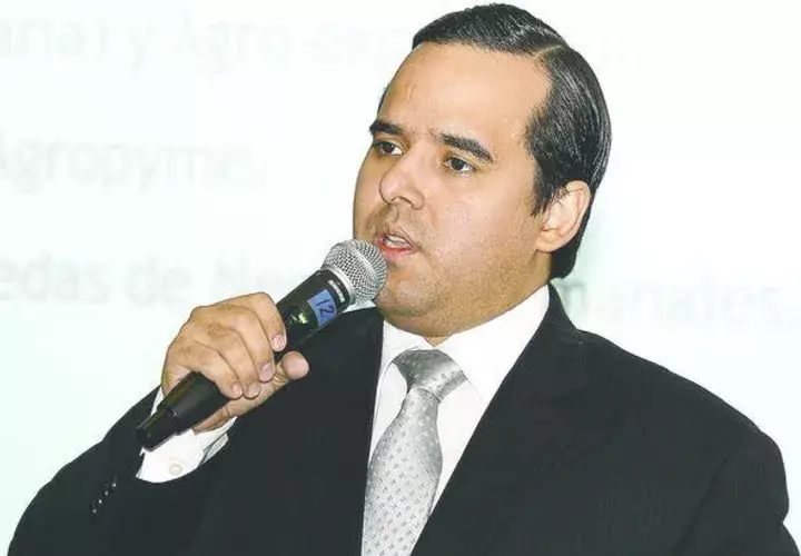 Ministro Eduardo Carles.