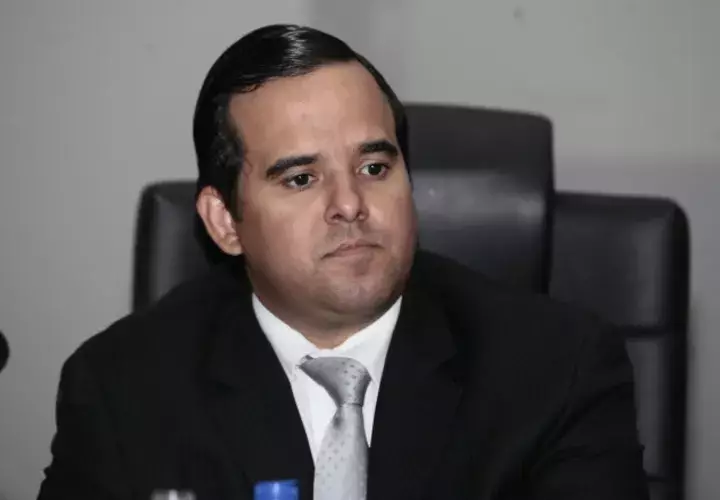 El ministro de Desarrollo Agropecuario, Eduardo Carles, sigue sin dar explicaciones.