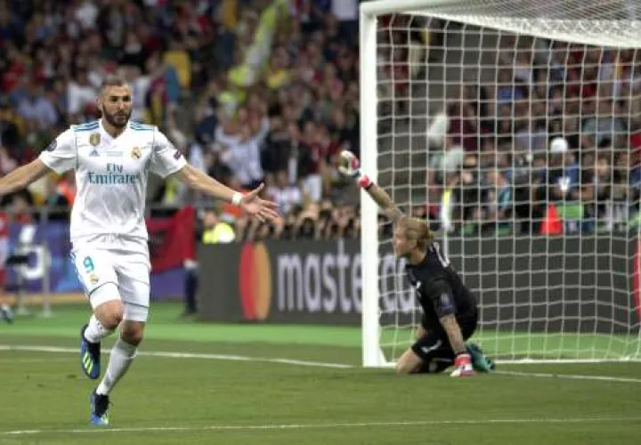 Benzema anota ante Liverpool en la final de la Champions. Foto EFE
