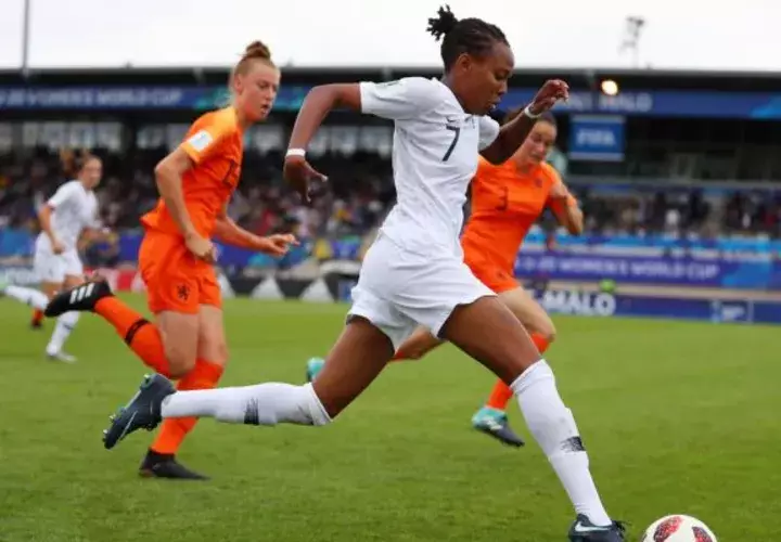 Las francesas golearon a Holanda en su último juego / Fifa