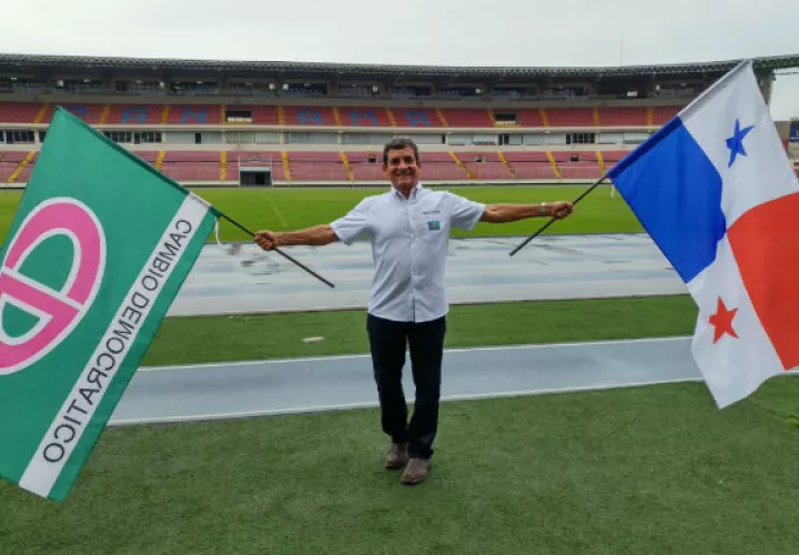 Precandidato Francisco Denis Real