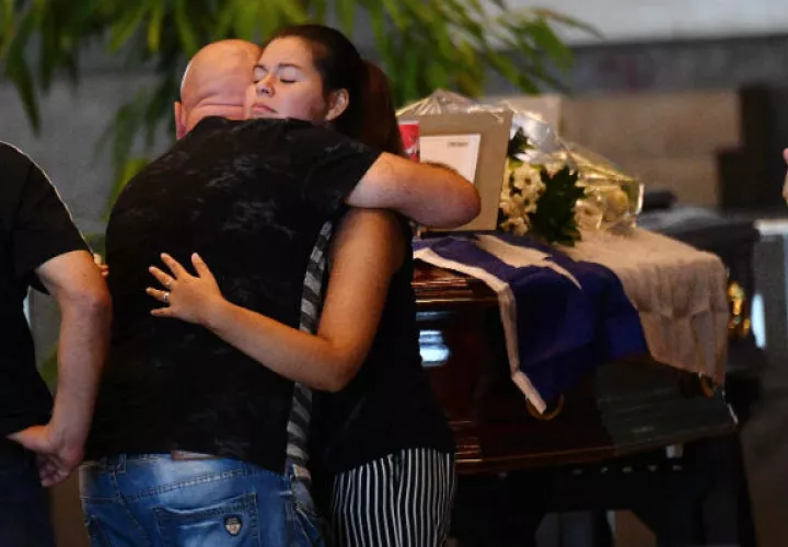 Los crujidos fueron oídos durante la noche, procedentes de los restos del puente aún en pie sobre las casas de la calle Porro y calle Fillak.