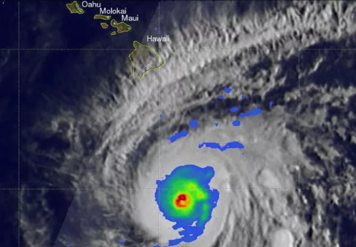Imagen satelital de la NASA del huracán Lane cerca de Hawái. Foto: EFE.