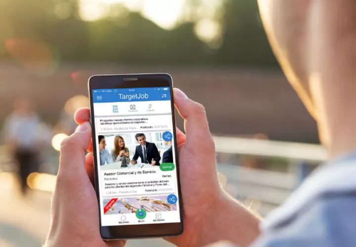 Aprende a optimizar tu curriculum vitae en las plataformas digitales