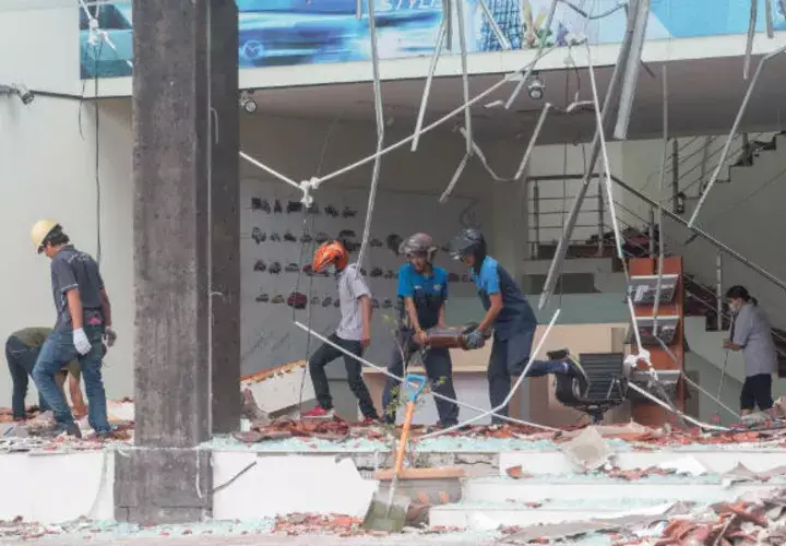 El terremoto ocurrió una semana después de que la misma isla fuera sacudida por otro de magnitud 6,4 que ocasionó 16 muertos y más de 300 heridos.