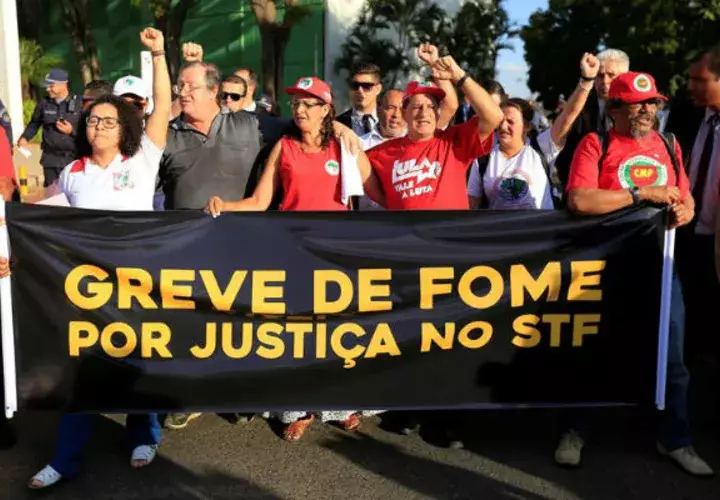 Un grupo de militantes vinculados a movimientos sociales. Foto: EFE. 