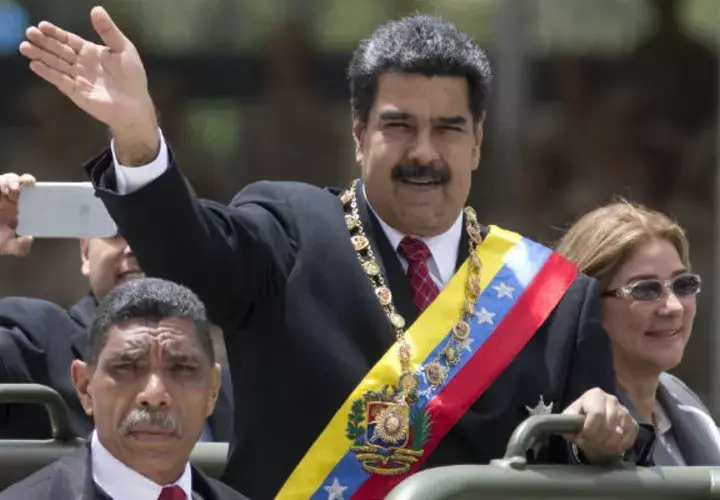 Nicolás Maduro presentaba un discurso ante más de mil militares. FOTO/AP