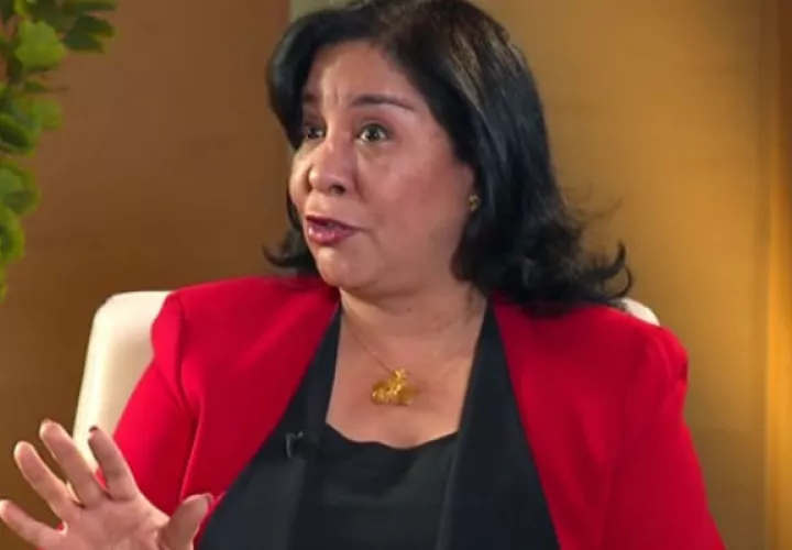 La extitular del Meduca se refirió al tema en el programa Cara a Cara.