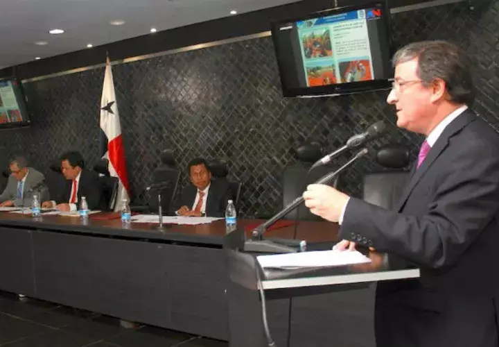 El proyecto fue presentado por el ministro encargado del Ministerio de Comercio e Industria (MICI), Néstor González. Foto/Cortesía