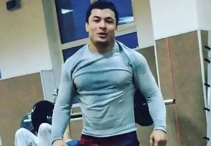 Jamshid Kenzhayev tenía 25 años.