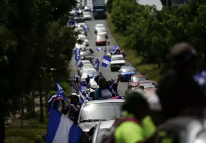 Entre los detenidos se encuentra la documentalista brasileña-estadounidense Emilia Mello.