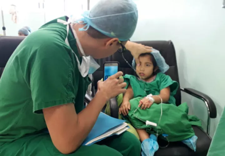 Los niños y sus familias reciben hospedaje, transporte y alimentación. Foto: Thays Domínguez. 
