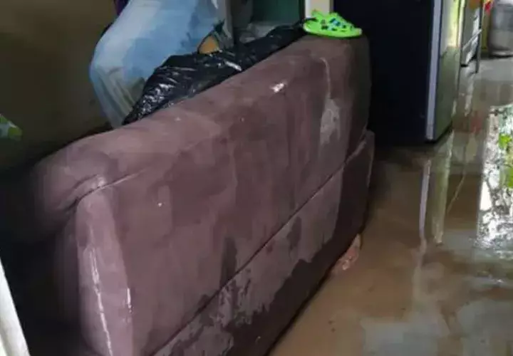Los damnificados perdieron gran parte de sus muebles. Foto/Eric Montenegro
