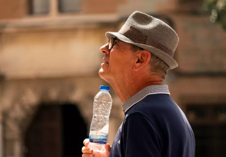 El cambio climático ha duplicado las probabilidades de que ocurran las actuales olas de calor en muchos lugares.