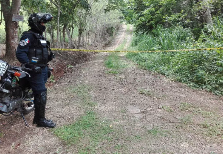 En el sitio se encontraron las pertenencias y ropa del occiso. Foto: Eric Ariel Montenegro. 