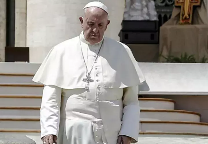 El papa Francisco, desde que inició su pontificado a tenido que hacerle frente al tema de los abusos por parte de sacerdotes. FOTO/EFE