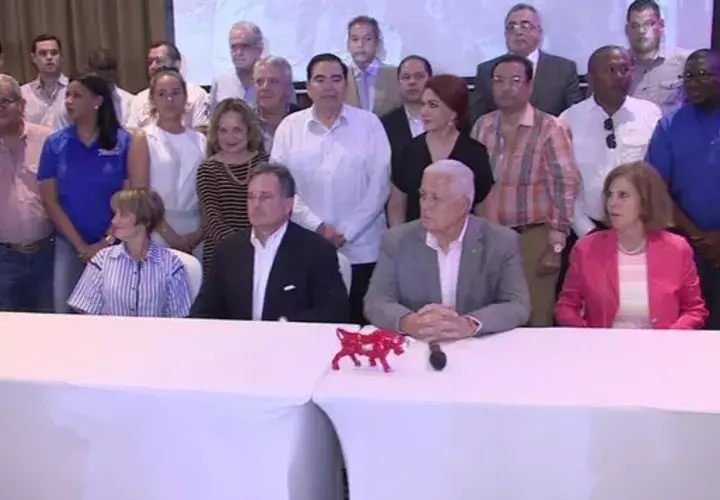 Juan Carlos Navarro se une a Ernesto Pérez Balladares. 