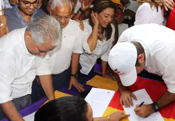 El alcalde José Blandón y el exministro Mario Etchelecu son los principales aspirantes a ser abanderado presidencial del panameñismo. 