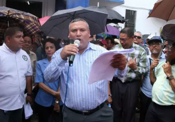 Diógenes Sánchez dice que se nombró a un miembro cercano del presidente Varela.