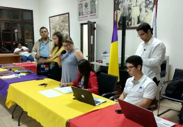 Sortearon los números de la papeleta para las primarias presidenciales del Panameñismo. Foto@panamenistas