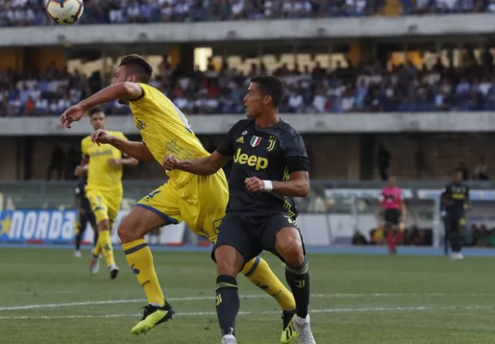 Cristiano Ronaldo durante el partido de la Juve contra el Chievo. Foto AP