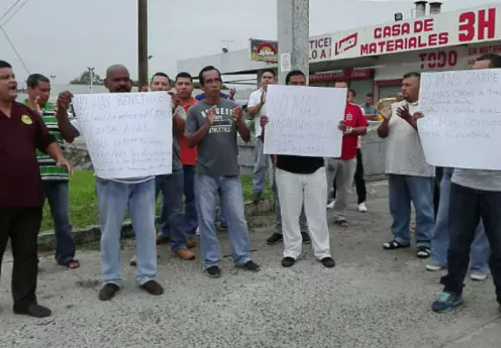 Taxista piden que se elimine el pago del "zarpe". Foto/Eric Montenegro