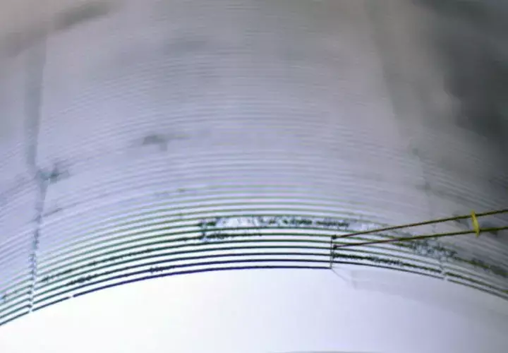 El terremoto tuvo lugar a las 04.04 hora local (09.04 GMT) y se desconoce si ha producido daños materiales o personales.