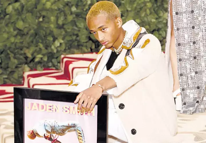 El hijo de Will Smith, Jaden Smith. 