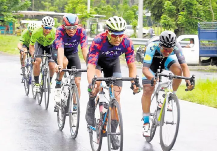 Grupo en el que van  Héctor Fonseca, Joel  Rodríguez, Diego Guerra  y Henry Camarena. /Foto Fepaci
