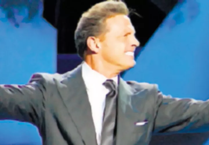 Michelle Salas desde hace tiempo inició un acercamiento con su padre, Luis Miguel.