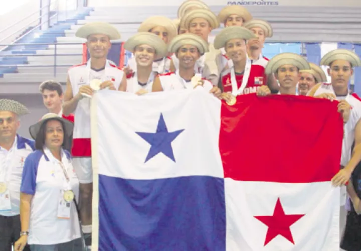 El equipo del  Instituto San Miguel Arcángel de Herrera se preparó fuerte para esta competición regional. /Foto Cortesía
