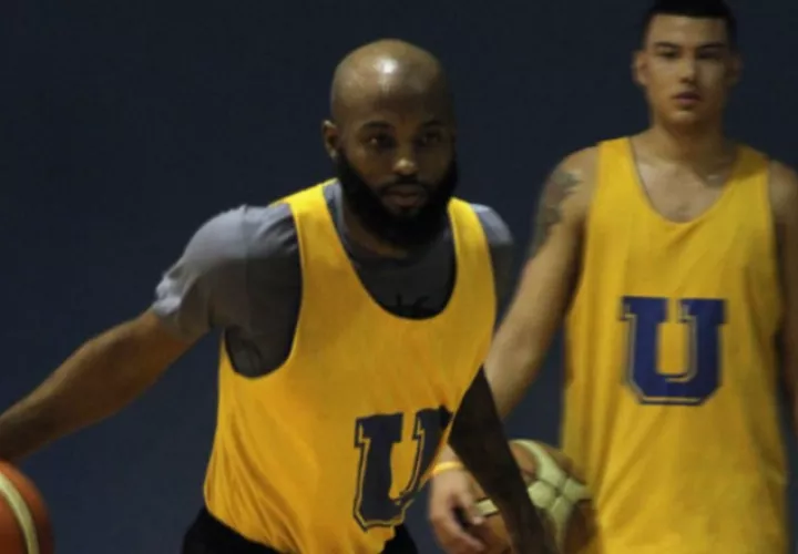 Brad Da Costa en el entrenamiento de Universitario. /Foto LPB