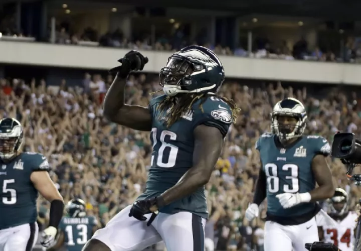 Jay Ajayi celebra su anotación. AP