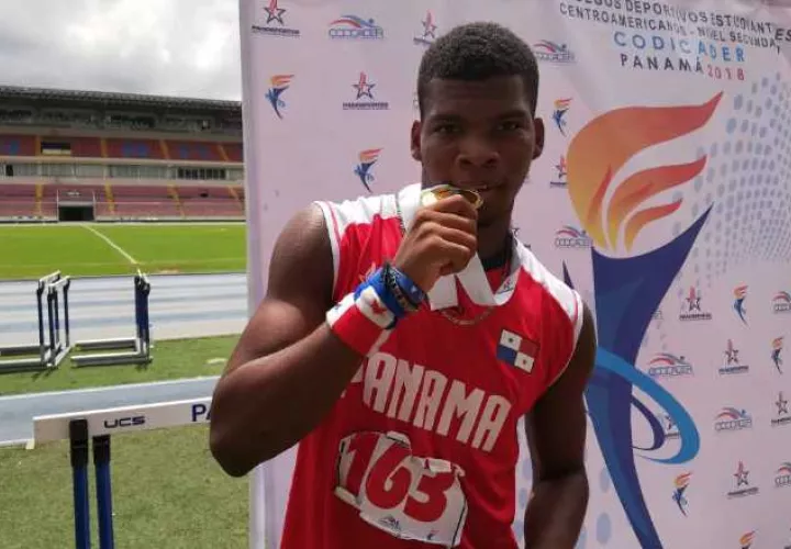 Alexander Salazar tiene dos medallas de oro.