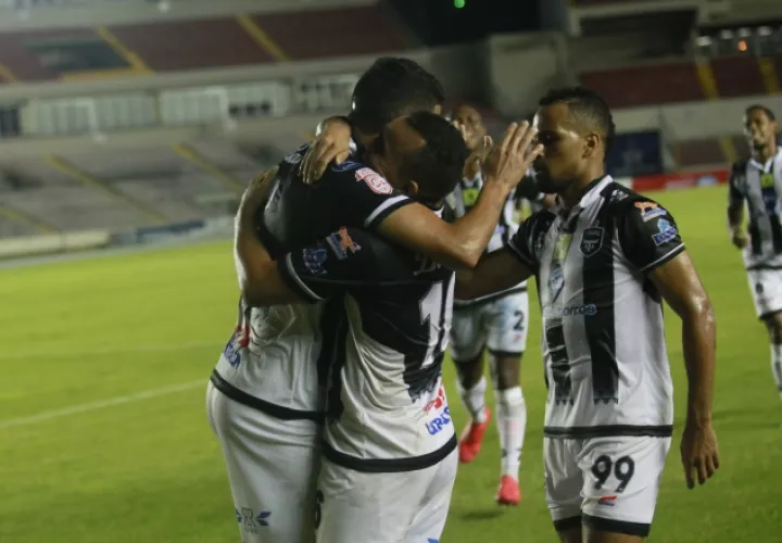 Tauro recibe al Herediano en el Rommel. /Foto Anayansi Gamez