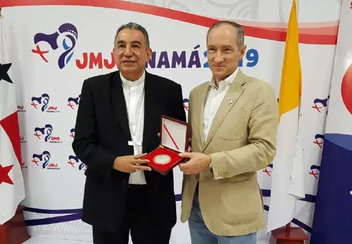 Antonio Olivié, periodista español, compartió con periodistas panameños experiencias de la JMJ. Cortesía