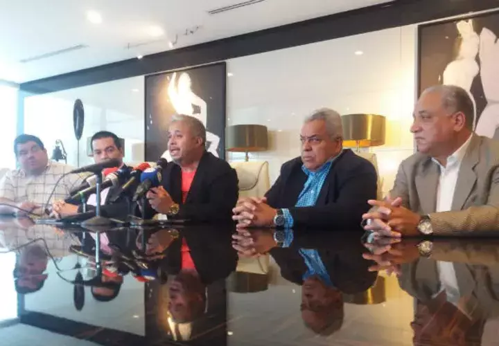 Los abogados defensores de Ricardo Martinelli exigen que se investiguen denuncias de testigos.