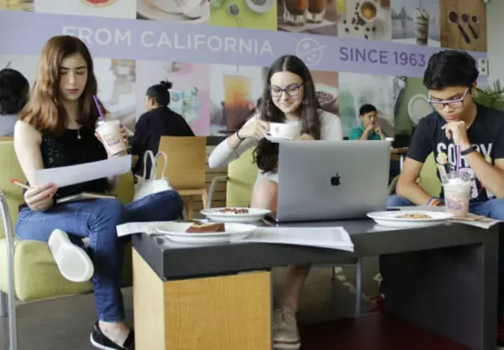 El café es un aliado para muchos estudiantes durante la época de exámenes. 