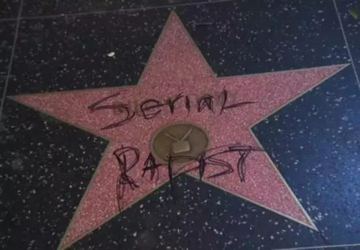 En la estrella de Bill Cosby escribieron 'serial rapis'  (violador en serie). Foto: Instagram