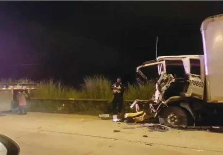 Los vehículos con daños tras el impacto por el accidente registrado a la altura de Burunga en Panamá Oeste. @TraficoCPanama
