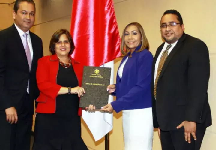 Los  Call Centers generan en el país alrededor de nueve mil plazas de trabajo.